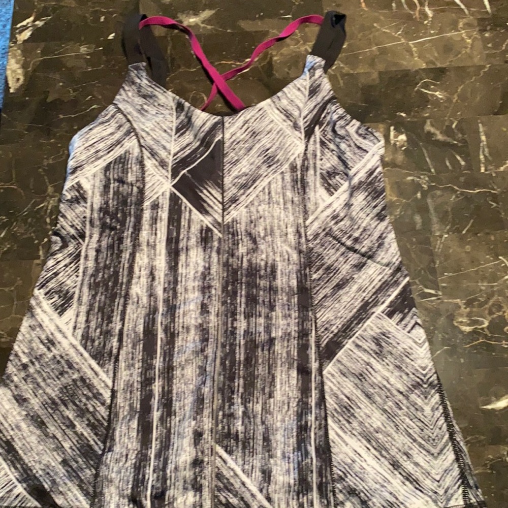 Lululemon top size 8